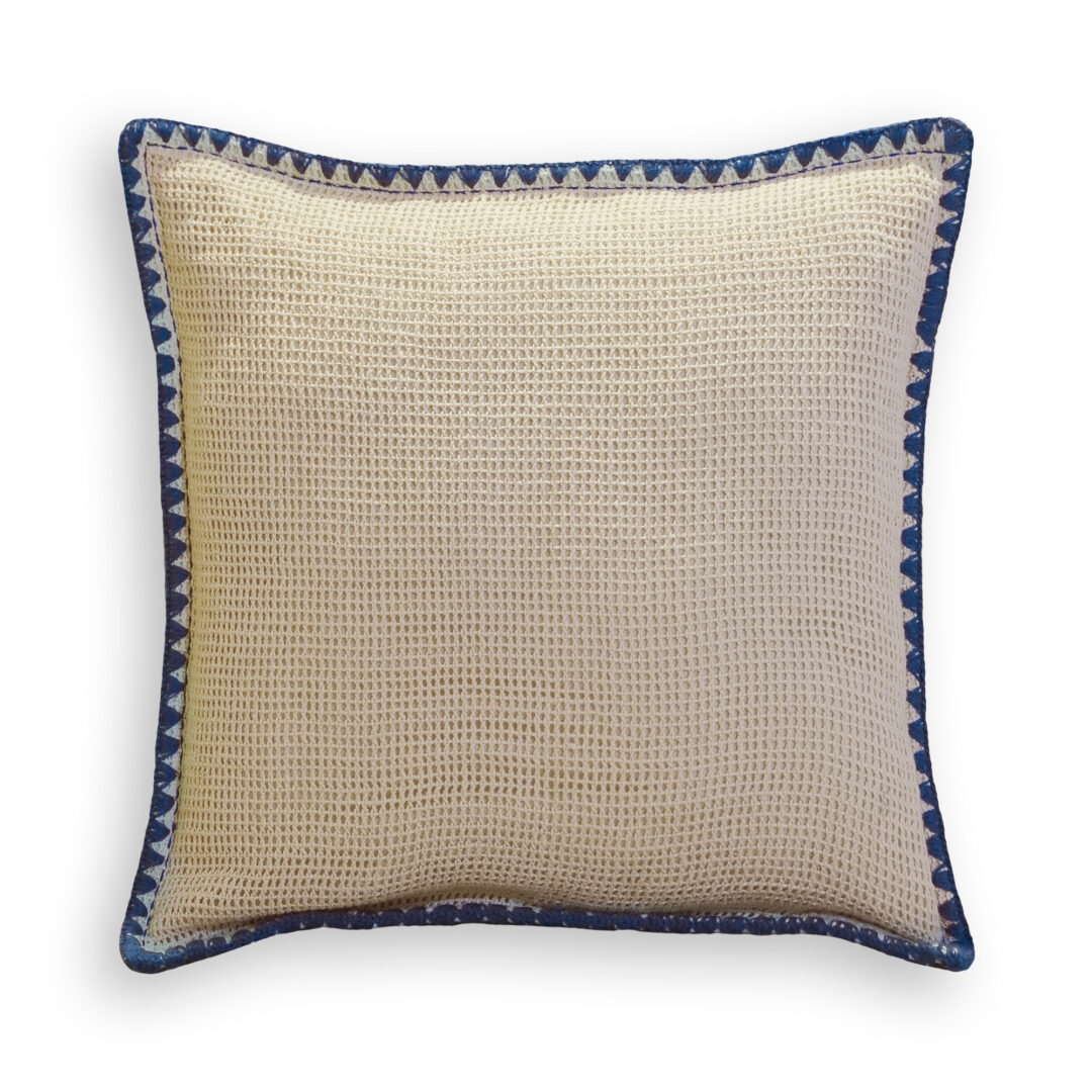 Scallop coastal cushion cover